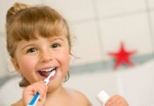 Come convincere i bambini a lavarsi i denti