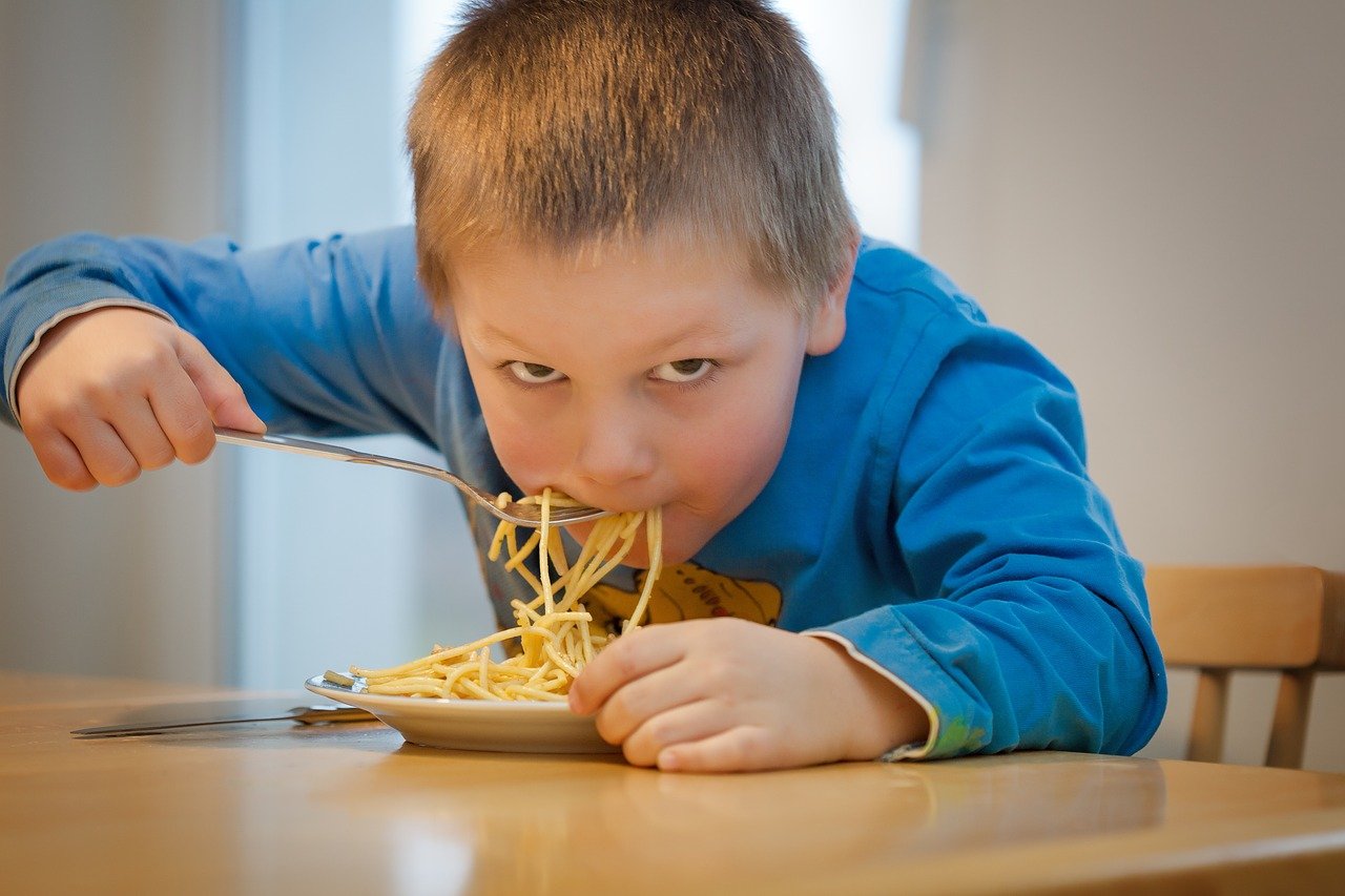 Come-Convincere-un-Bambino-a-Mangiare Come convincere un bambino autistico a mangiare