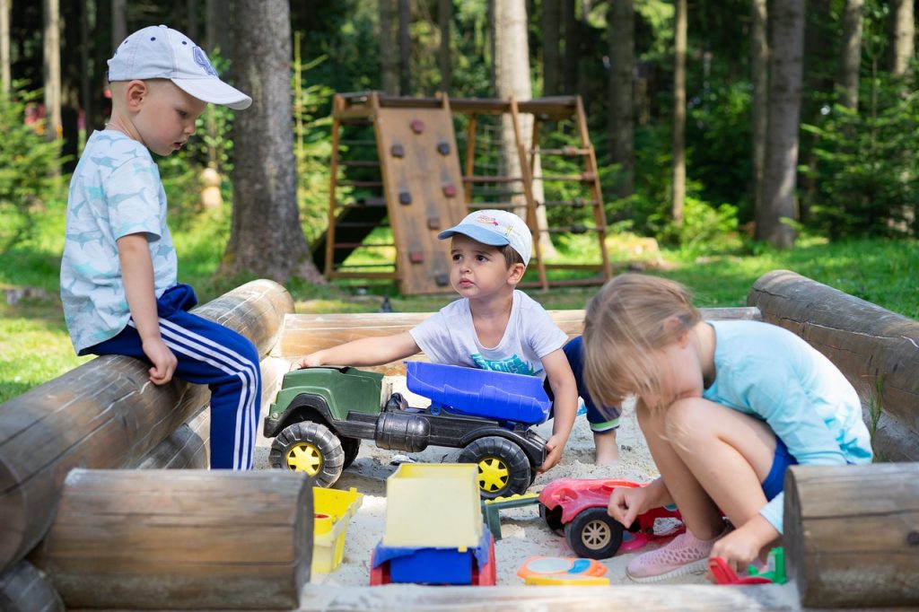 Approccio-Montessori-1024x682 Impara giocando: il Metodo Montessori